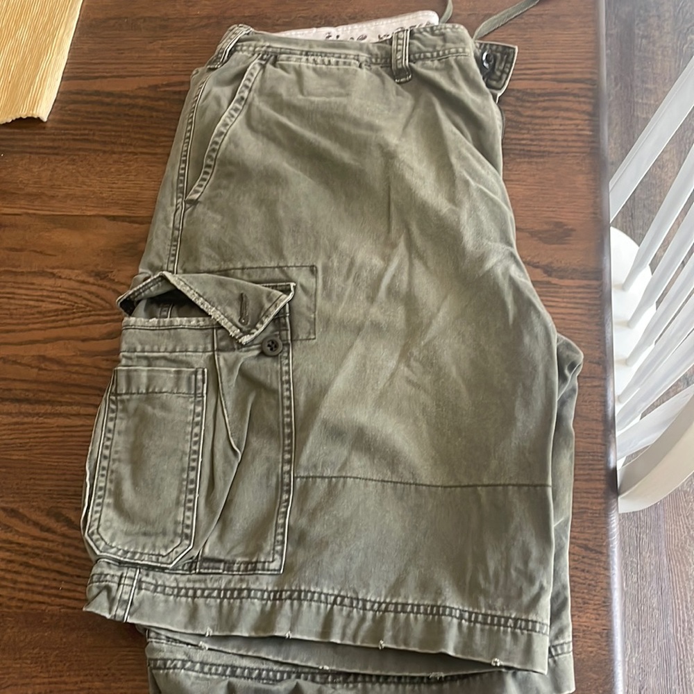 American Eagle mens cargo shorts